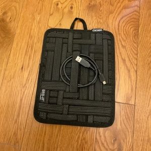 Cocoon Grid-It and USB Cord Bundle